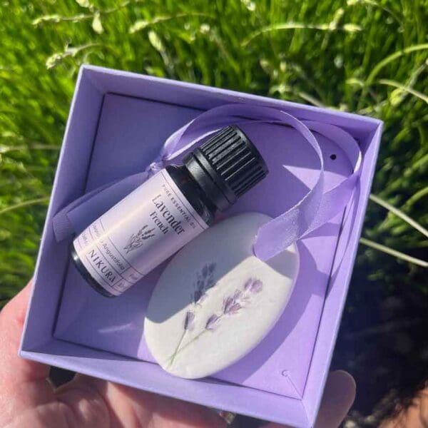 Porcelain lavender essential oil diffuser - Image 2