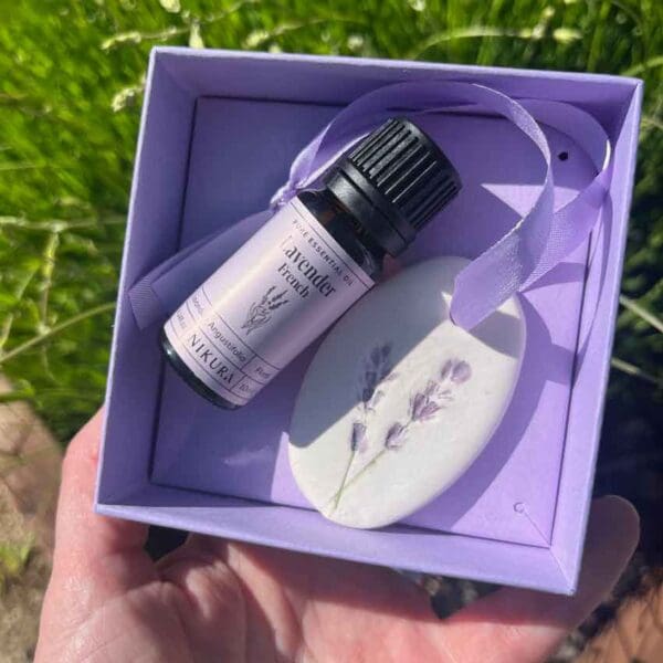Porcelain lavender essential oil diffuser - Image 11